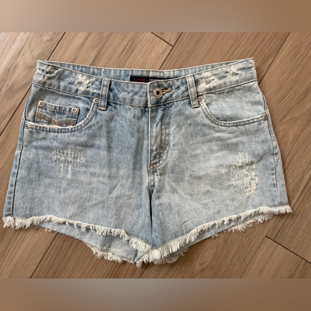 One Tuff Babe Denim Distressed Women Shorts. Med rise. Sz 7/8